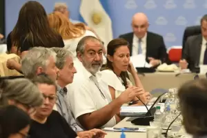 Daer ratific el paro de la CGT y les pidi a los diputados valenta para votar en contra