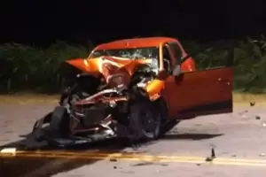 Un automovilista result herido tras chocar contra una columna de hormign