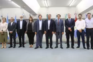 Los gobernadoras petroleros fijaron postura ante la Ley �mnibus: "Los recursos naturales son provinciales"