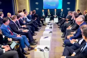 Caputo explic su plan econmico ante empresarios en Davos y esperan inversiones en minera y energa