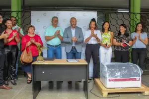 Salud entreg nuevo equipamiento de laboratorio para el Hospital de Icao