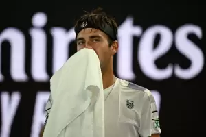 Fin del sueo para Etcheverry: cay ante Djokovic, que estir su histrico invicto