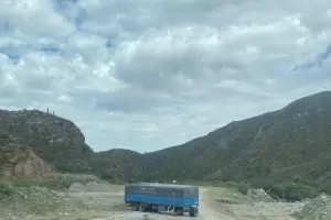 Precaucin: Un camin sufri el desprendimiento de su acoplado en La Cbila