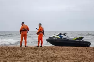 Hallaron el kayak de los pescadores desaparecidos en Pinamar