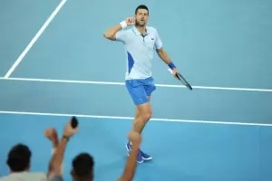 Djokovic aplast a Mannarino y se meti en cuartos de final del Abierto de Australia