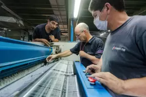 La textil Fibran Sur invirti� en una nueva l�nea de montaje en su planta de Sumalao