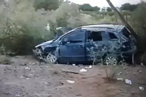 En Tinogasta, automovilista corra una "picada" y termin chocando a una moto