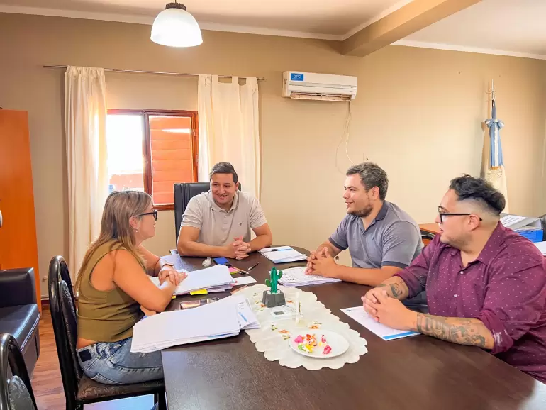 EL INTENDENTE ANDRADA LANZ EL PROGRAMA SUPERAR