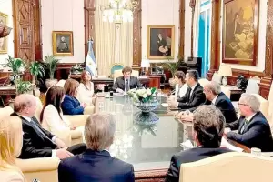 Milei rene al Gabinete con la mirada puesta en el debate de la ley "Bases"