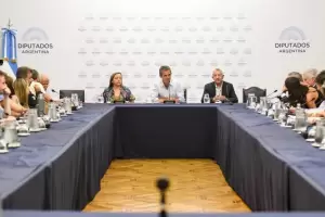 Termin la reunin en Diputados en la previa del debate por la Ley mnibus y anticipan una sesin de 50 horas