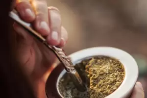 Por qu hay que mantener la bombilla del mate limpia y cmo es la mejor forma de hacerlo