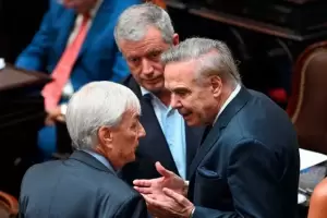 El Gobierno acelera las negociaciones con la oposicin dialoguista para evitar ms cambios en la Ley mnibus