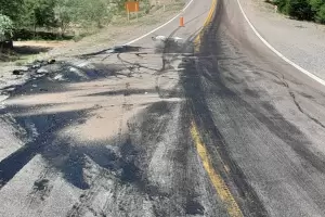 Precaucin en Quebrada de Beln por derrame de alquitrn
