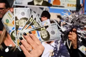 El BCRA ya compr US$7000 millones y Javier Milei insiste con la dolarizacin: "Est cada vez ms cerca"