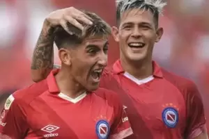 Argentinos Juniors gole 4-2 a Banfield y queda como nico lder de la Zona A en la Copa de la Liga
