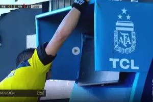 Dieron a conocer el audio del VAR tras la polmica en el encuentro de Riestra-River