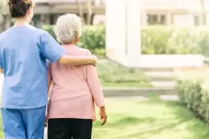 Atencin jubilados: Cmo solicitar un cuidador y cul es el subsidio que otorga PAMI?