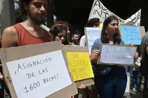 Naci�n reduce a menos de la mitad las becas del Conicet