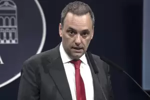 Adorni cruz a Cristina Kirchner: "hundieron en la pobreza al 57%"