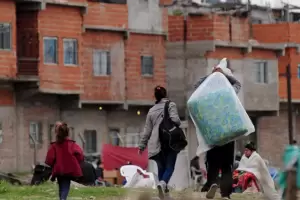 El 85% de los hogares que reciben planes sociales siguen en situacin de pobreza