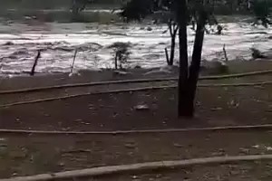 Fuerte Crecida en el R�o Campo Aconquija, piden tener precauci�n