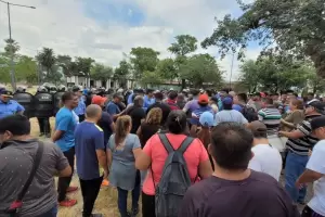 Tras la irrupcin de los policas en Casa de Gobierno, se levant el acampe y habr reunin con el gobernador