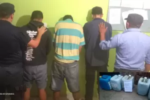 Detuvieron a tres hombres por robar bidones de combustibles