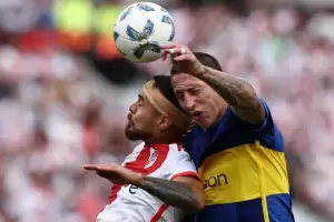 El "palito" que Paulo Daz le tir a Cristian Lema tras el empate en el Superclsico