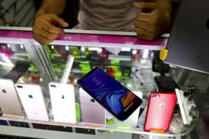 Robaron celulares por ms de $8 millones en un supermercado capitalino