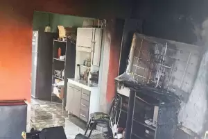 Bomberos apagaron un incendio en una vivienda de la ciudad Capital