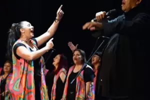 El primer coro g�spel de Catamarca incorpora voces