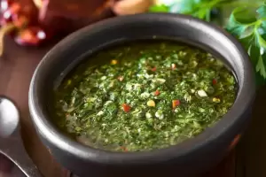 Paso a Paso: �C�mo hacer chimichurri casero y el secreto para que te quede con el picante justo?