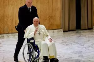 Francisco afirm que la opcin de dimitir es slo "una hiptesis lejana"