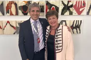 Caputo se reuni con la titular del FMI: "Celebra y apoya las medidas"