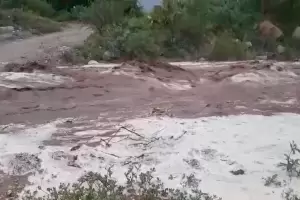 Alertan que por la importante crecida del Ro Hondo, est cortada la RN 40, en Londres, Beln