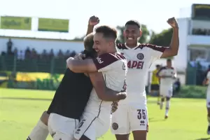 Lans gole 4-0 a Defensa y Justicia, y se meti de lleno en la pelea en la Zona B