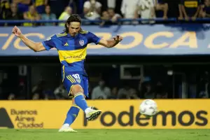 Tras la victoria de Boca, Edinson Cavani salud a Juan Romn Riquelme y revel por qu le insisti tanto llegar a Boca