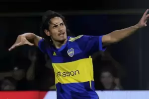 Tras cuatro meses sin convertir, Cavani logr la redencin: Los tres goles que le dio a Boca el triunfo ante Belgrano