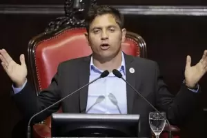 Kicillof critic a Milei en la apertura de sesiones: "Los problemas no se solucionan con dinamita o motosierra"