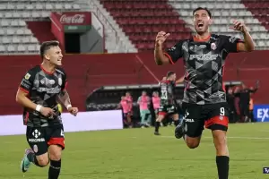 En un encuentro polmico, Independiente empat 2-2 con Barracas Central
