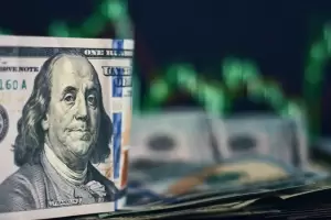 Los dlares caen hasta $45 y perforan los $1200