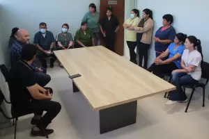 Zampieri por el interior, se reuni con personal del Hospital de Fiambal