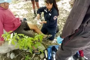 Bomberos Voluntarios rescataron a docentes extraviados en plena montaa en Santa Mara