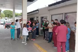 Trabajadores del "San Juan" volvieron a manifestarse y amenazan con incrementar la protesta