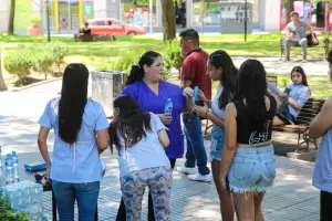 Salud junto a los jvenes en el UPD de la Plaza 25 de Mayo