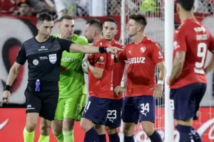 Haba penal sobre valos?: La polmica del partido entre Independiente y River que gener debate