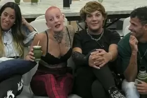 Los participantes de GH comieron fideos en el ba�o y una foto caus� rechazo en redes