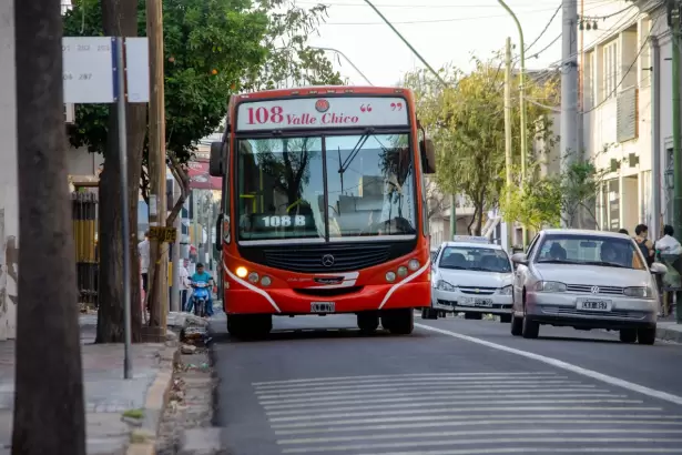 Catamarca: los colectivos deber�n funcionar con normalidad durante el partido de Argentina