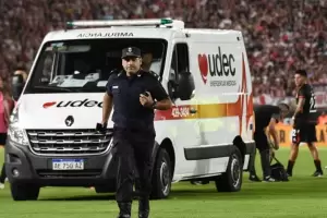 Parte mdico de Javier Altamirano: revelaron la causa de la convulsin que sufri en medio del partido