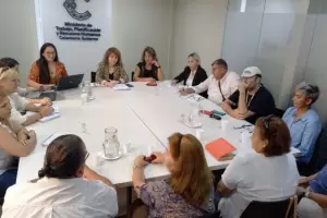 La Provincia ofert 30% en un solo pago y dos bonos, la definicin se podra conocer este jueves